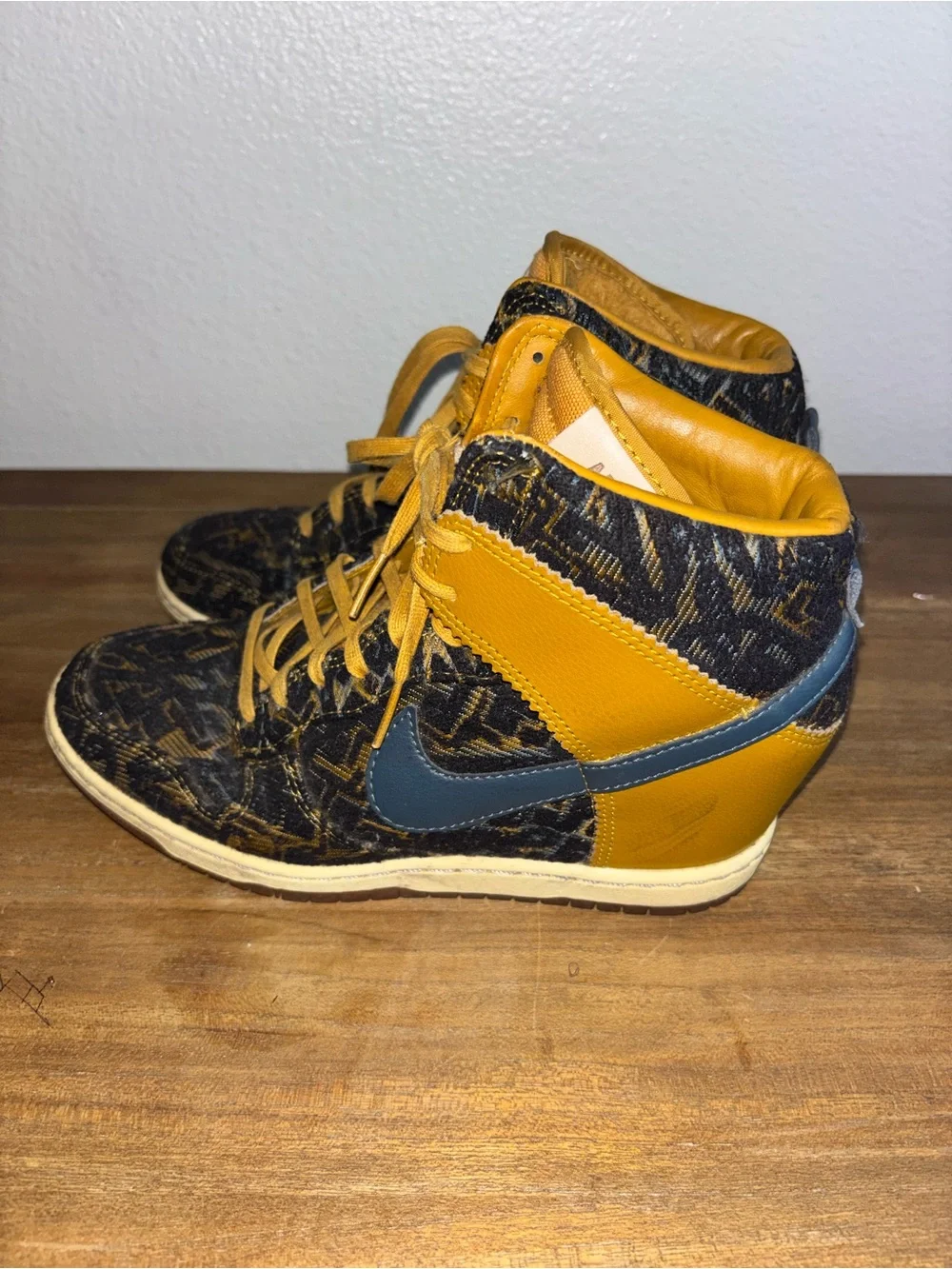 Nike Dunk Sky High Premium Women 8.5 Gold Suede Blue